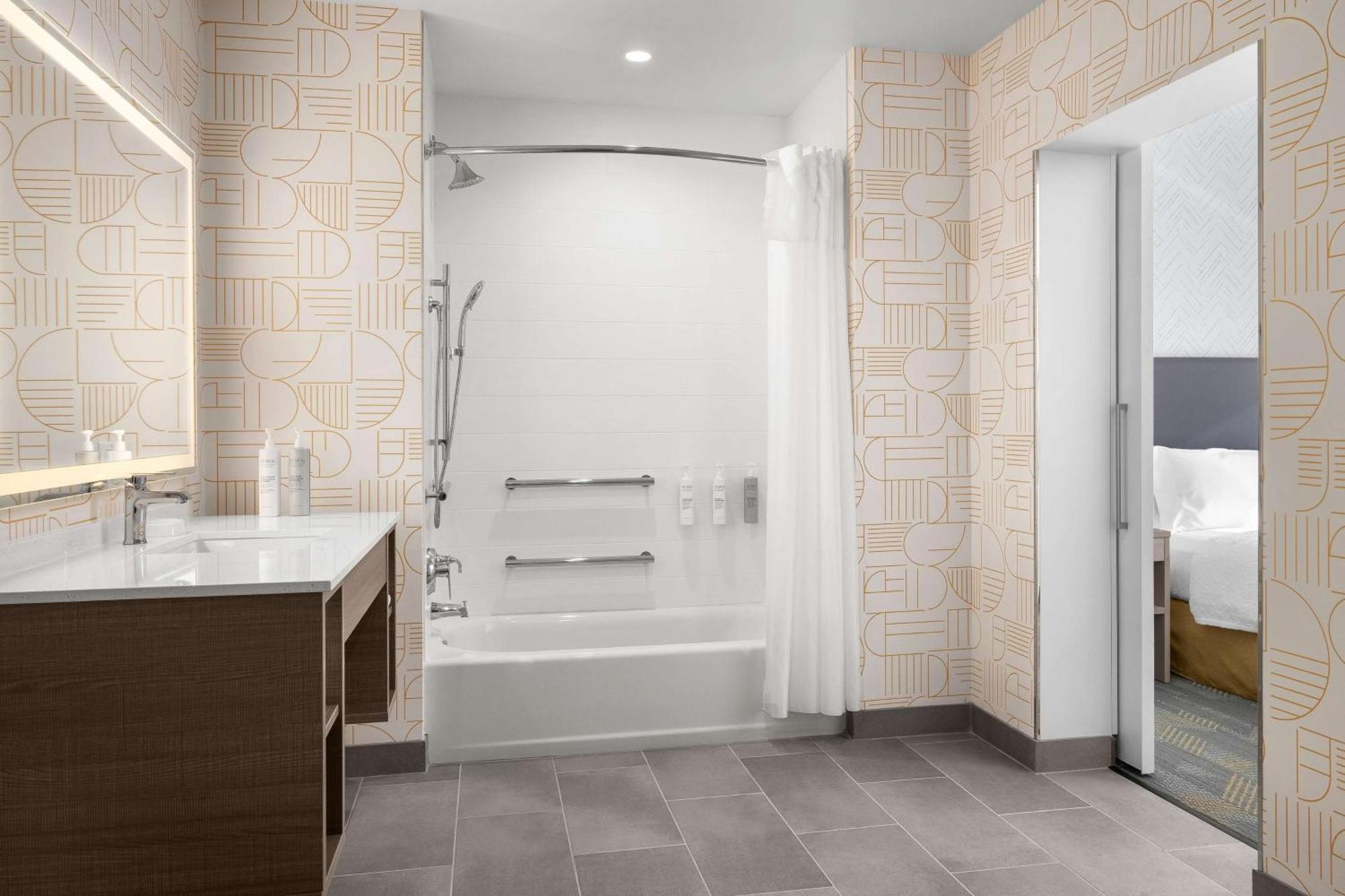 Home2 Suites By Hilton Eureka Exterior photo